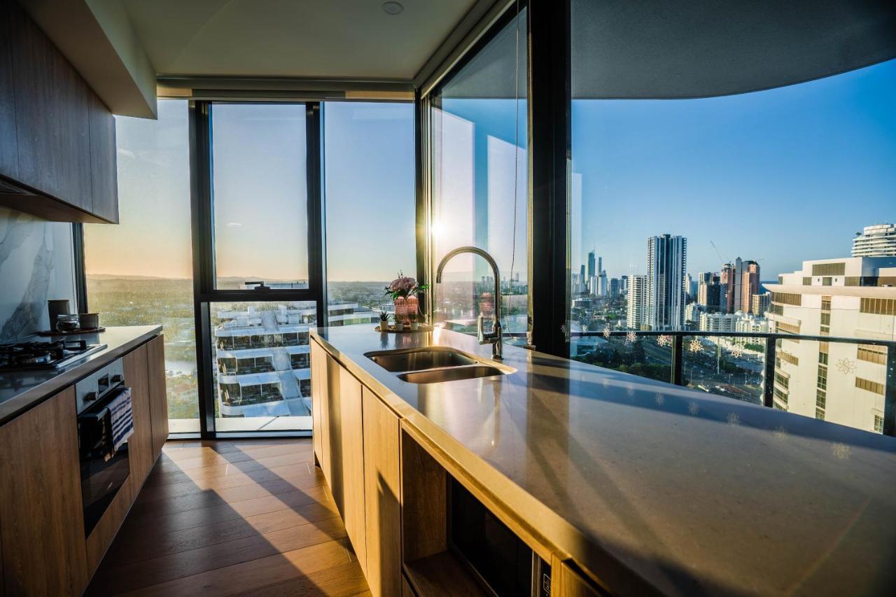 2 Bedroom Luxurious Family Apartment Next To Pacific Fair - Broadbeach Gold Coast Gc22 Kültér fotó